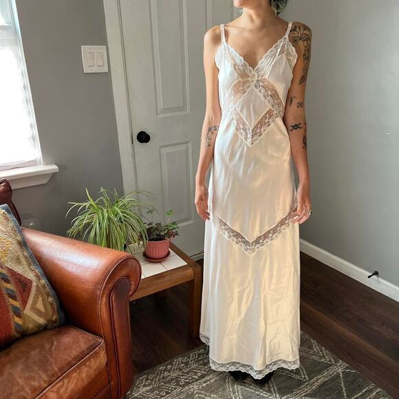 Other Dresses & Skirts - VINTAGE 1950’s Baby Pink Slip Dress